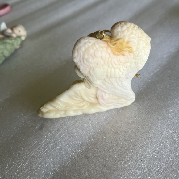 Angel Bundle Ceramic Porcelain Figurines Christmas Ornaments Lot Of 4 - Picture 11 of 11